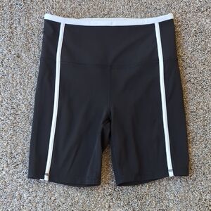 Athleta Ultra High Rise Elation Tipped 7" Short - Black S